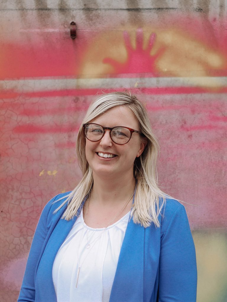 theme-pro-team-geena-fife